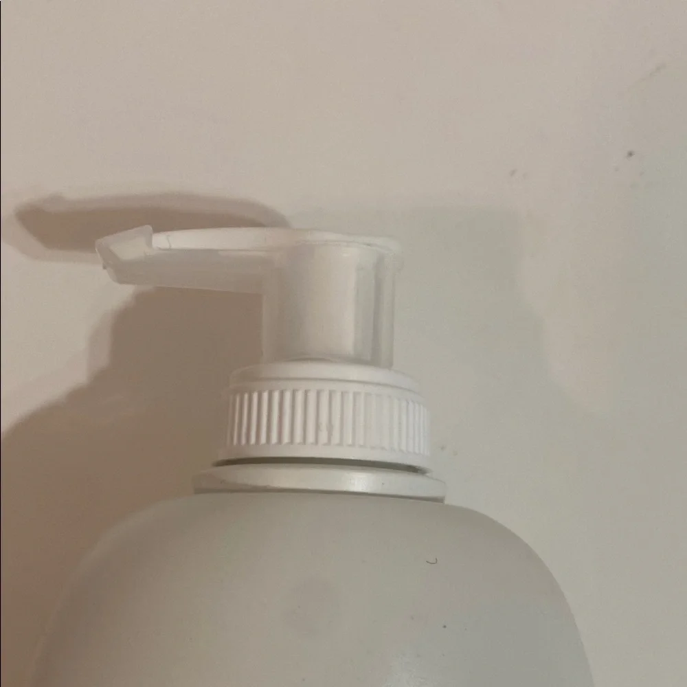 Biotherm White Pump Bottle